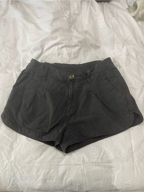 Aerie soft grey cargo style shorts with elastic waistband. Women’s size Medium